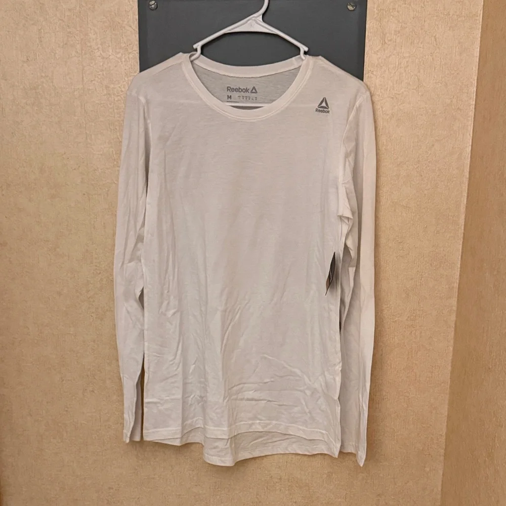 BNWT White Reebok long sleeve shirt - Picture 1 of 4